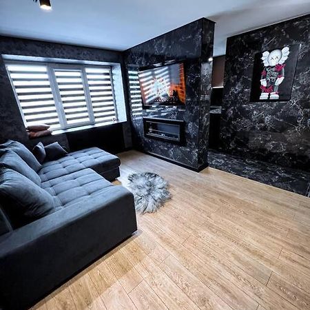 Black Pearl Luxury Apartment Βέντσπιλς Εξωτερικό φωτογραφία