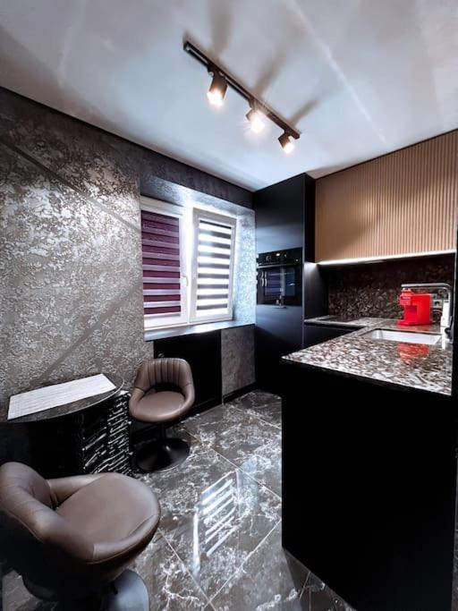 Black Pearl Luxury Apartment Βέντσπιλς Εξωτερικό φωτογραφία