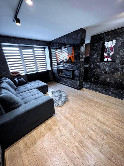 Black Pearl Luxury Apartment Βέντσπιλς Εξωτερικό φωτογραφία
