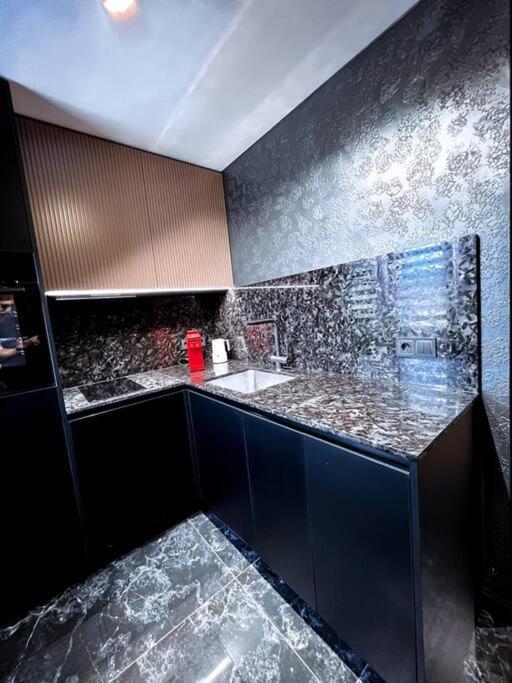 Black Pearl Luxury Apartment Βέντσπιλς Εξωτερικό φωτογραφία