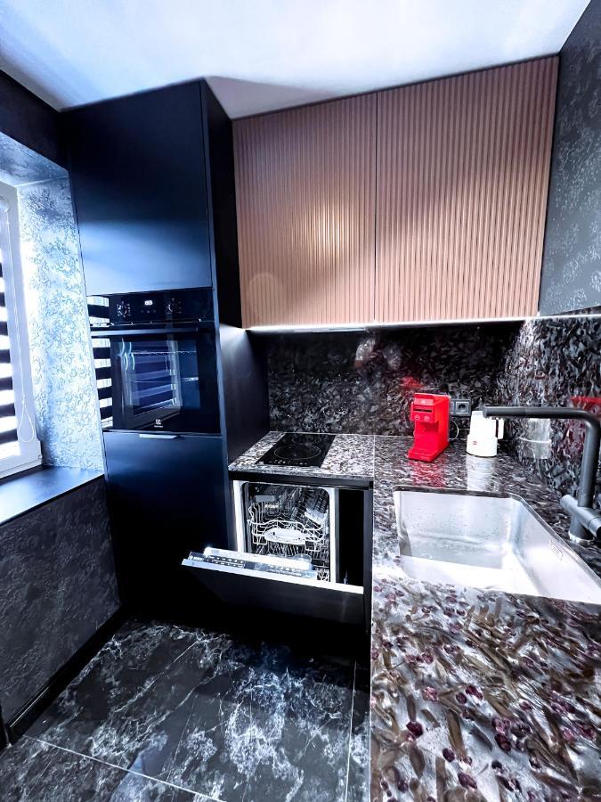Black Pearl Luxury Apartment Βέντσπιλς Εξωτερικό φωτογραφία
